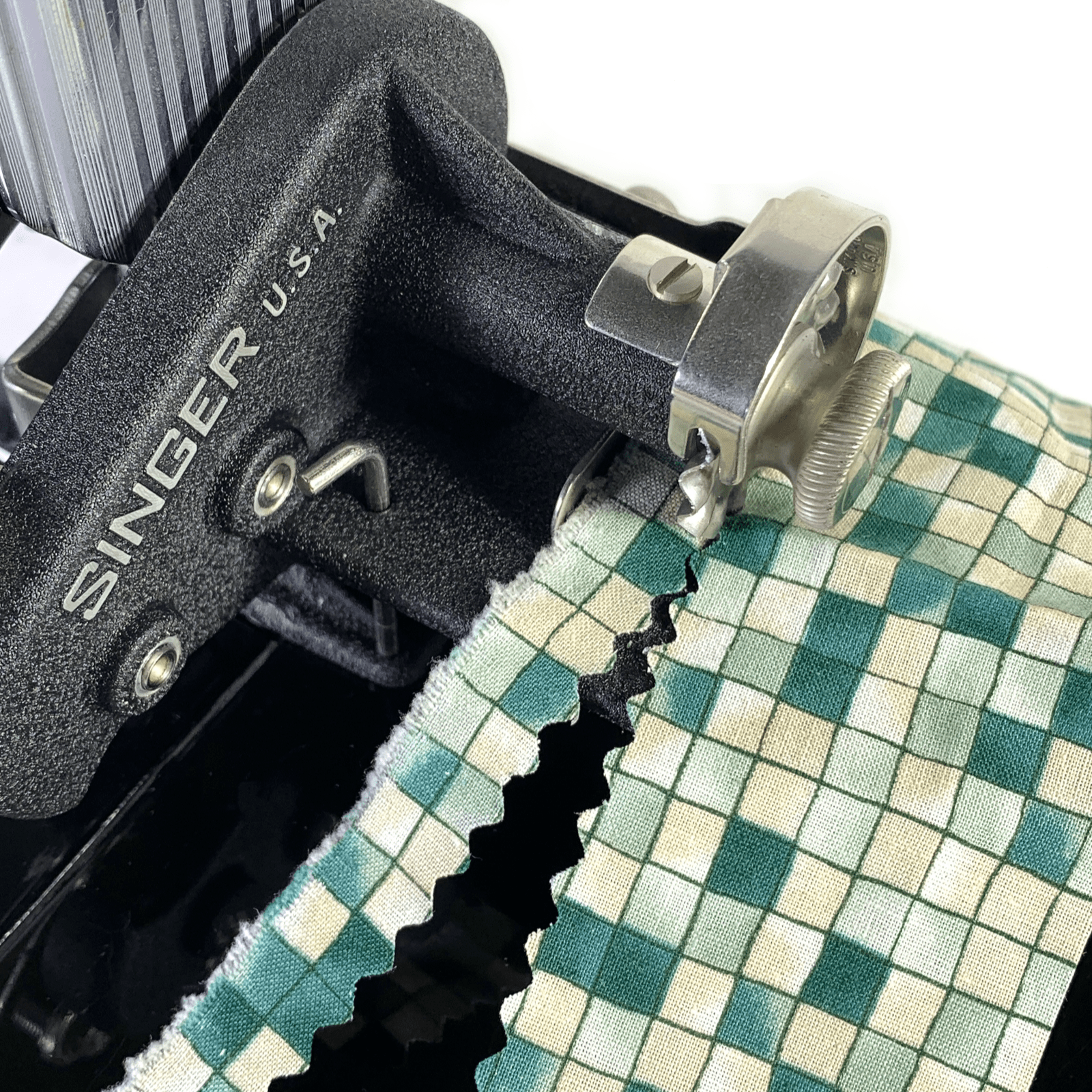 Vtg Singer Sewing Machine Low Shank Pinking Attachment Simanco 121111 121021 - The Old Singer Shop