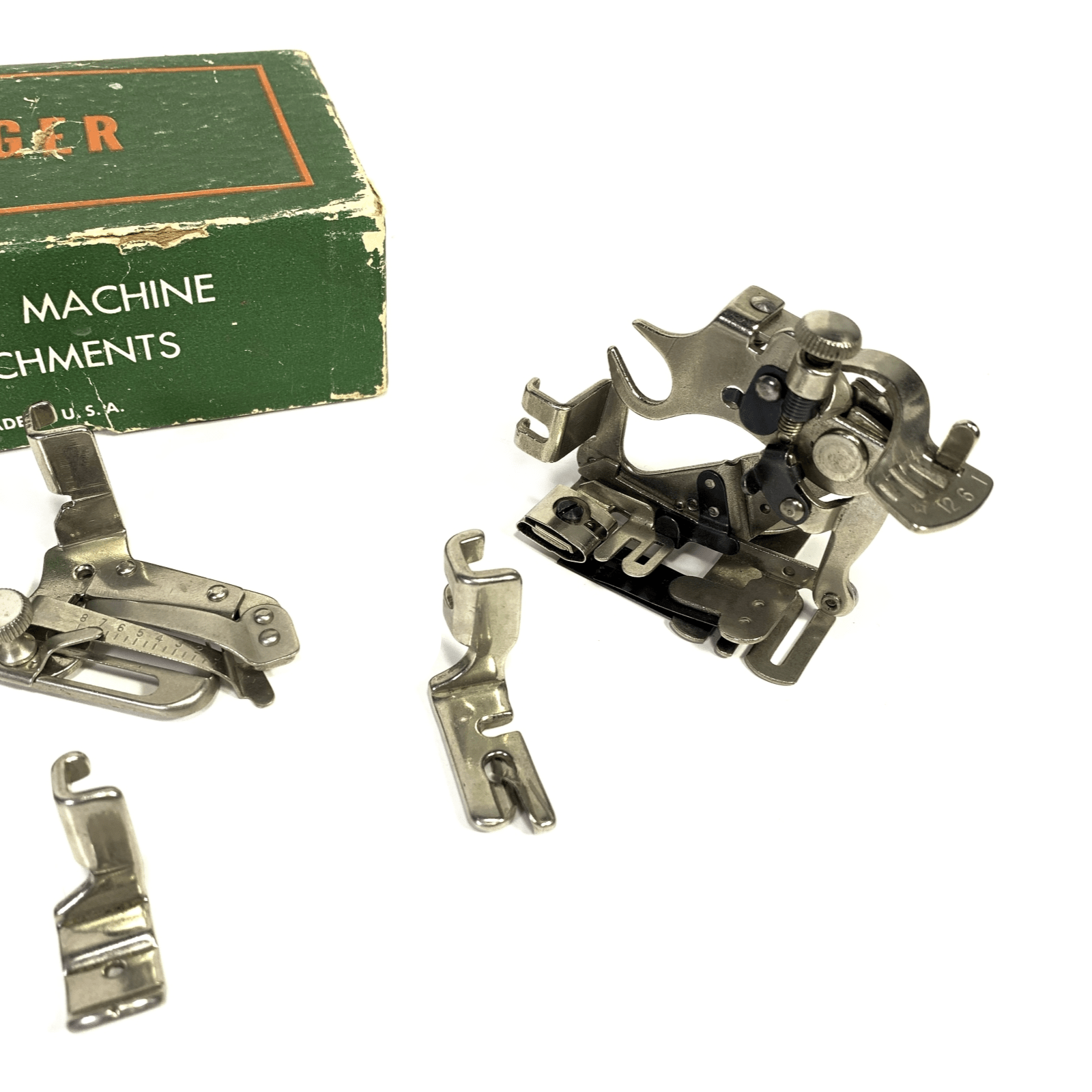 Singer Sewing Machine Low Shank Presser Feet Attachment Set in Box Featherweight 15 201 99 128 - The Old Singer Shop