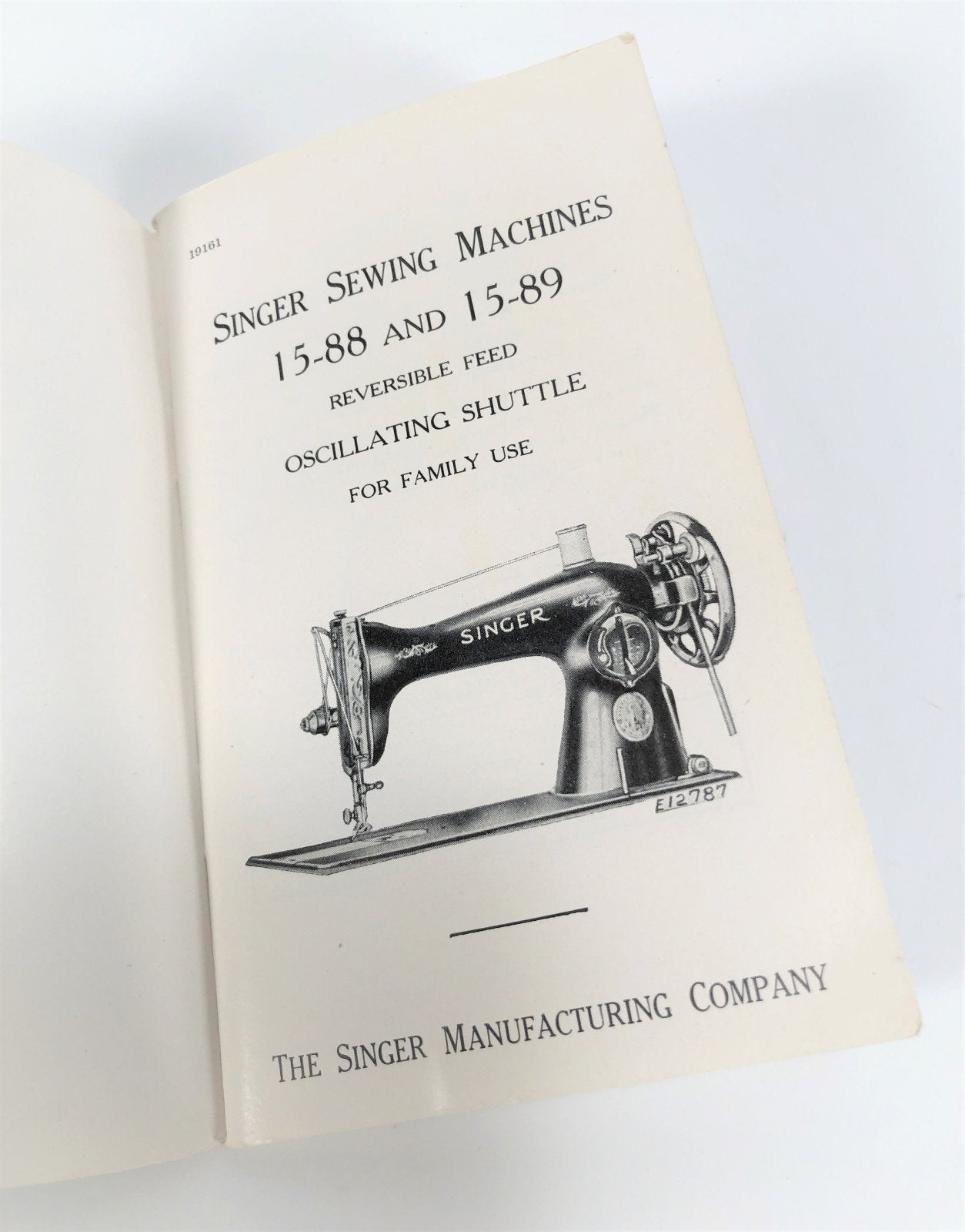 Singer 15 - 88 15 - 89 Treadle Hand Crank Sewing Machine Instruction Manual Original 1940 - The Old Singer Shop