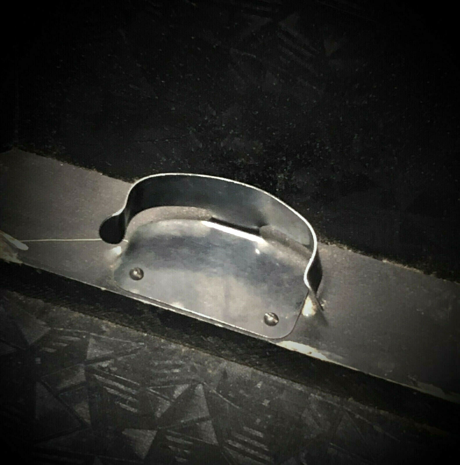 Singer 221 Featherweight Carry Case Oil Tin Can Holder Clip for Oval Handy Oiler Simanco 136065 - The Old Singer Shop