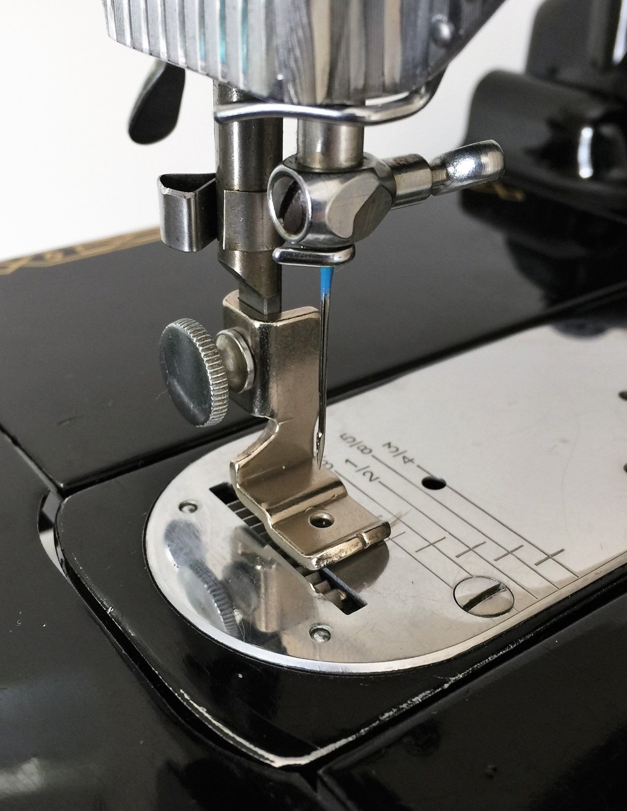 Singer Sewing Machine Low Shank Gathering Shirring Presser Foot Attachment Simanco 121441 - The Old Singer Shop