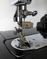 Singer Sewing Machine Low Shank Hinged Narrow Zipper Cording Foot Simanco 161127 - The Old Singer Shop
