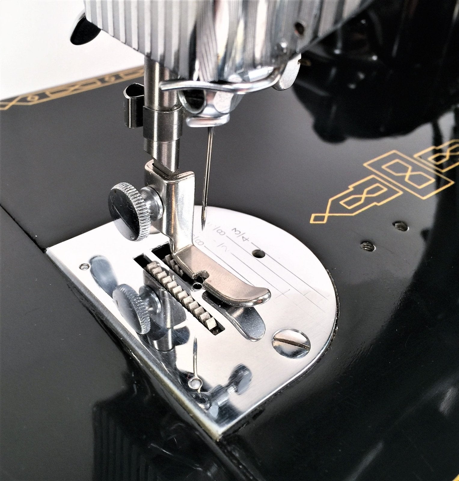 Singer Low Shank Sewing Machine Right Toe Cording Foot Simanco 160846 125035 - The Old Singer Shop
