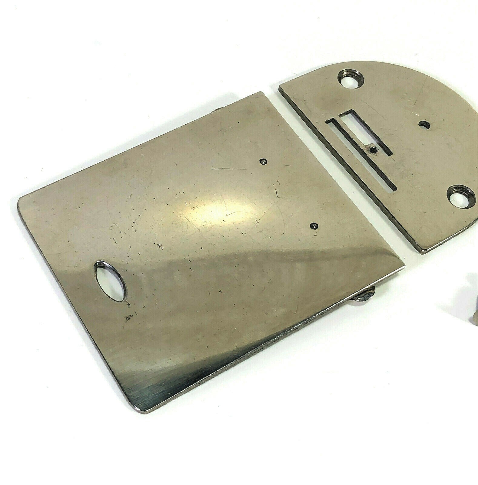 Early Singer 115 Class 15 Sewing Machine Slide and Needle Throat Plate Simanco 15188 15280 - The Old Singer Shop