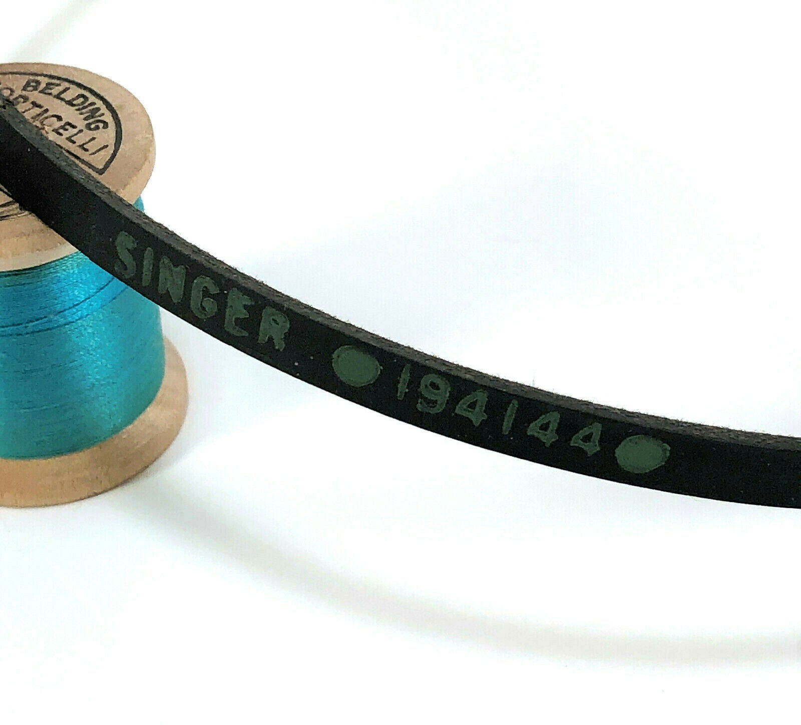 Singer Featherweight 221 222K V Belt Simanco 194144 Vintage Original NOS - The Old Singer Shop