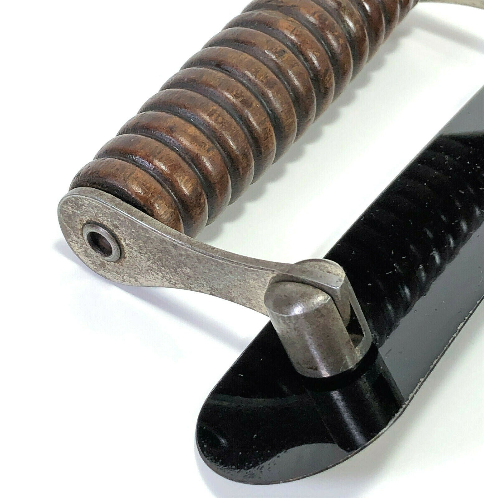 Singer Sewing Machine Early Bentwood Case Ribbed Wood Handle Simanco 28088 - The Old Singer Shop