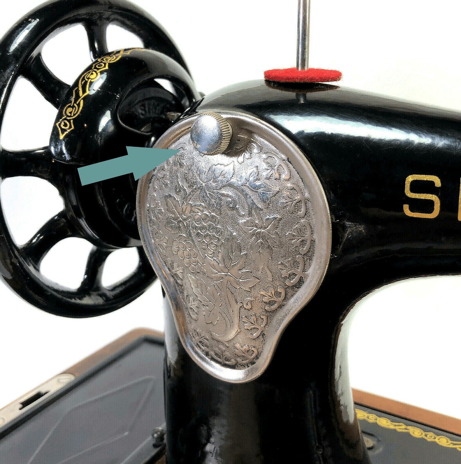 Singer Sewing Machine Thumb Screw Original Vintage Simanco Part 51224 - The Old Singer Shop