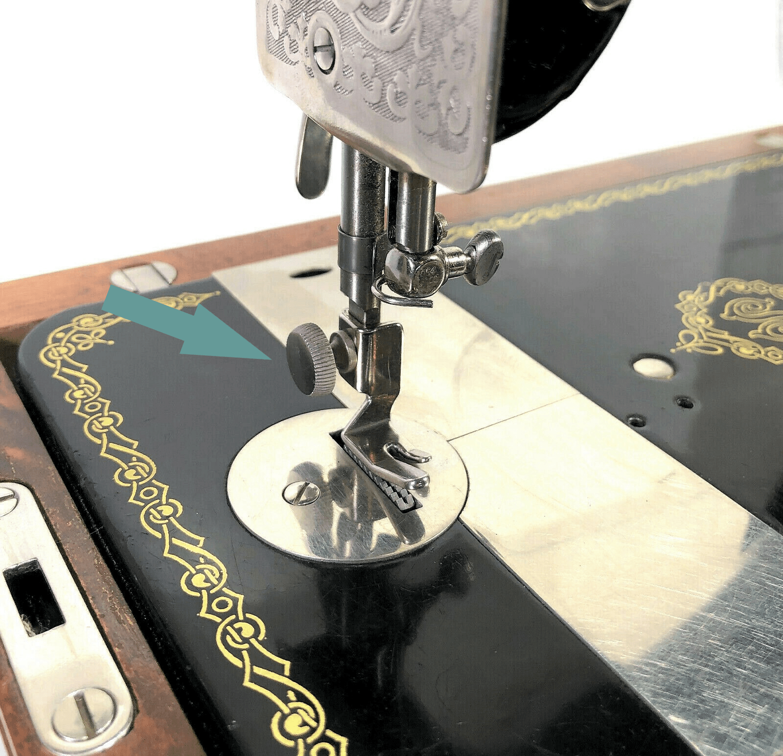 Singer Sewing Machine Thumb Screw Original Vintage Simanco Part 51224 - The Old Singer Shop