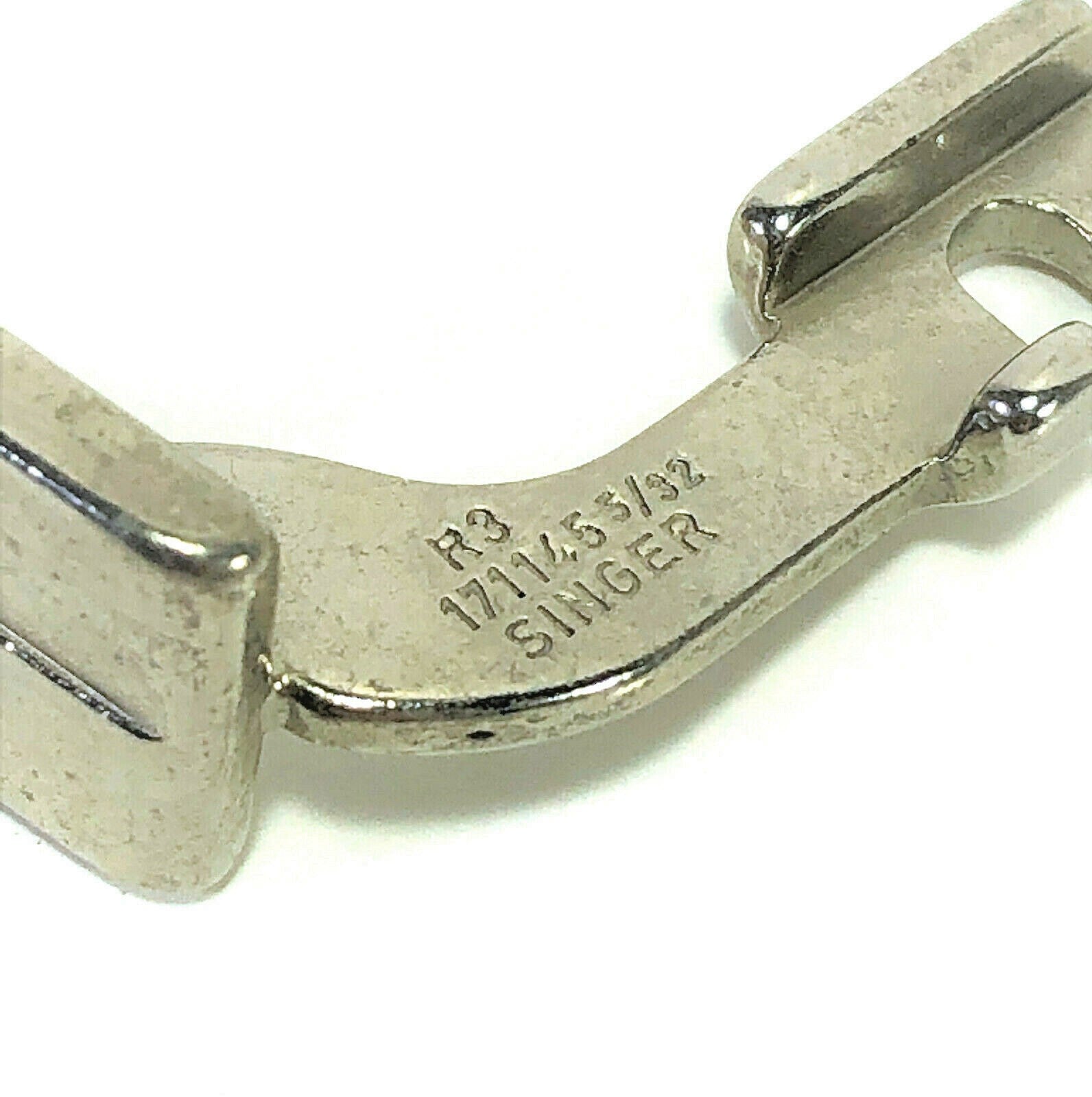 Singer Sewing Machine Slant Shank Rolled Hemmer Foot 5/32" Simanco 171145 301 401 500 503 - The Old Singer Shop