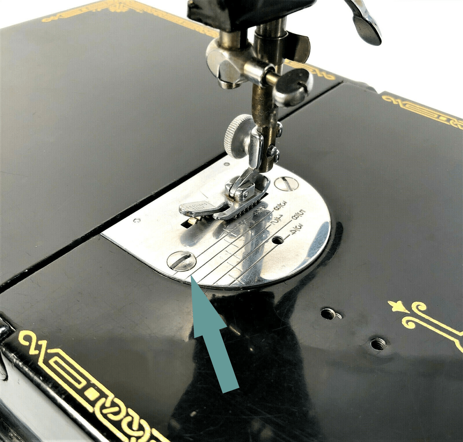 Singer Sewing Machine Throat Needle Plate Screws New Replacement 221 301 99 15 201 66 - The Old Singer Shop