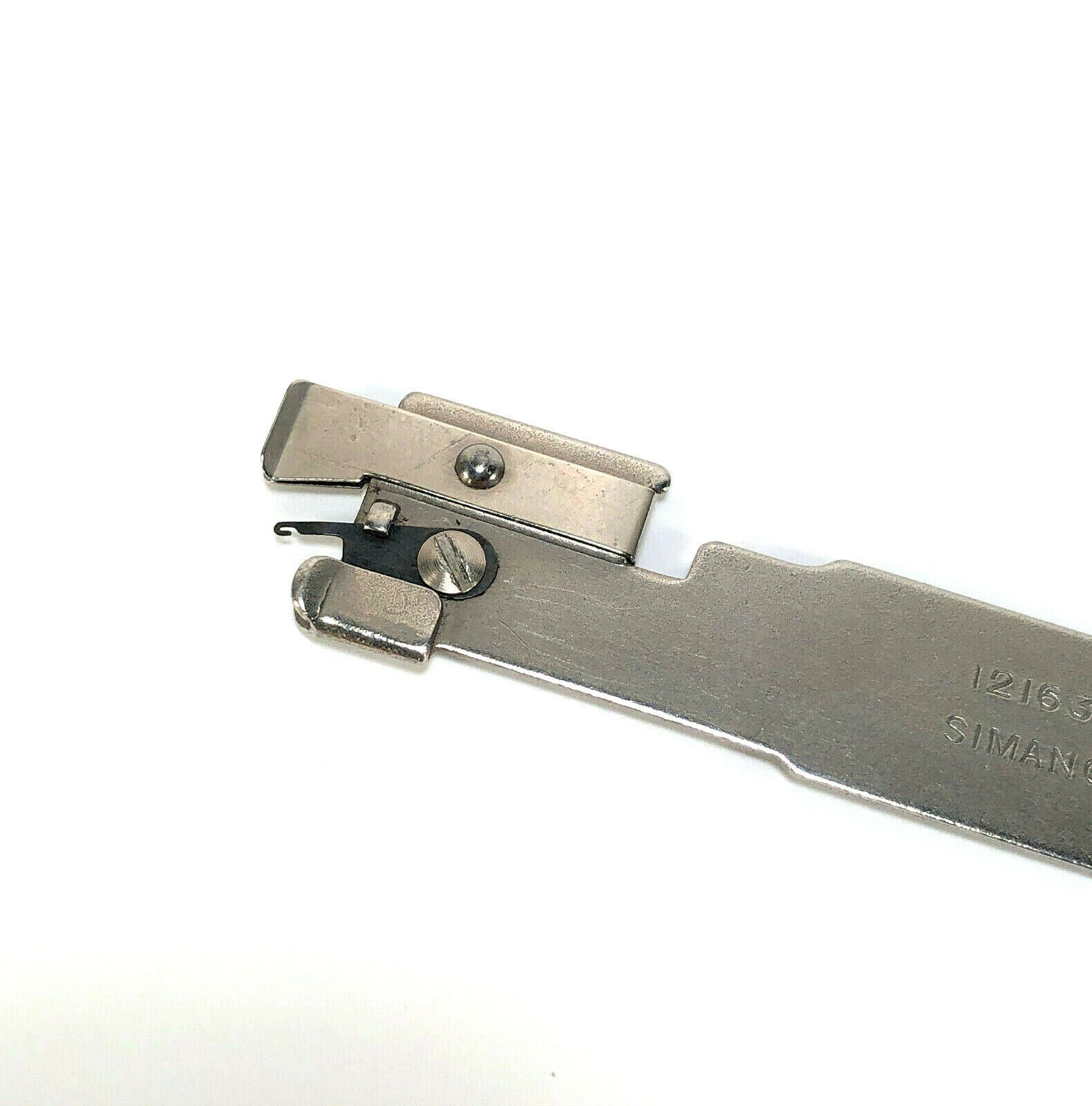 Singer Sewing Machine Universal Needle Threader Simanco 121632 - The Old Singer Shop