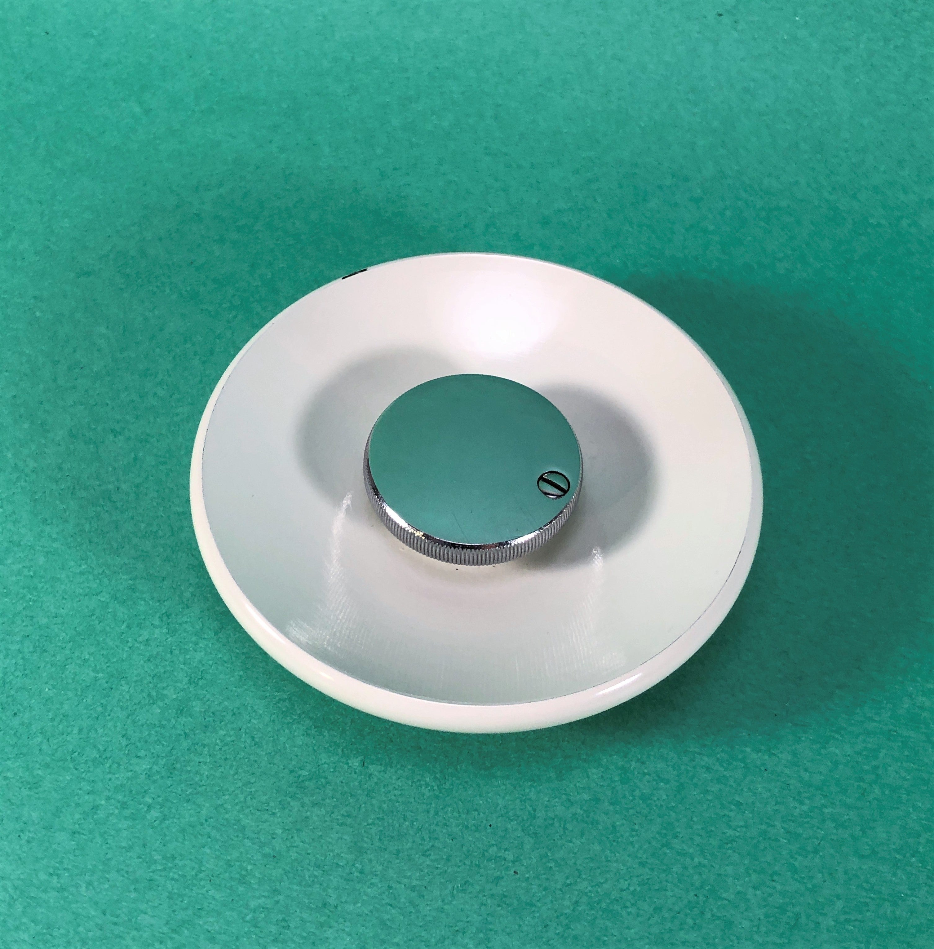 Singer White 221K Featherweight Balance Hand Wheel w Stop Motion Knob Simanco - The Old Singer Shop