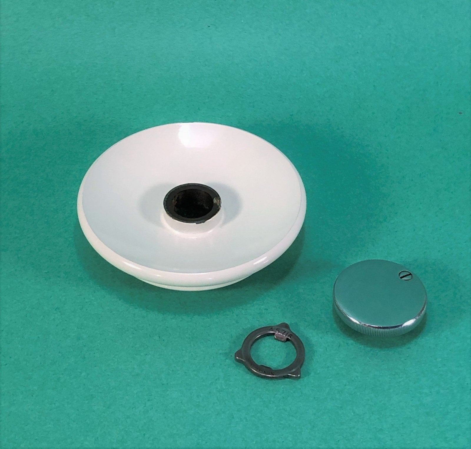 Singer White 221K Featherweight Balance Hand Wheel w Stop Motion Knob Simanco - The Old Singer Shop